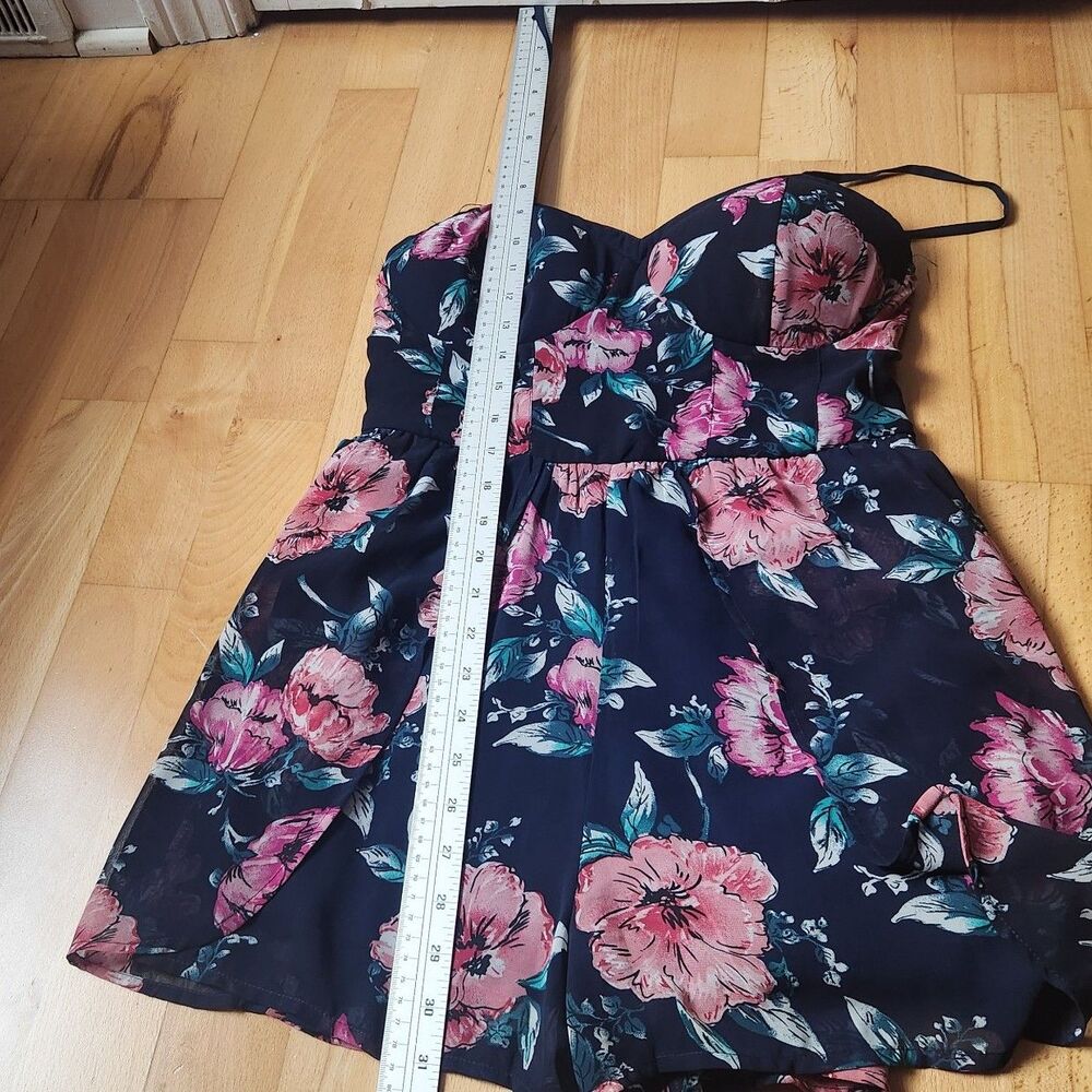 Xhilaration Navy Floral Flowy Romper, Medium - Picture 8 of 9